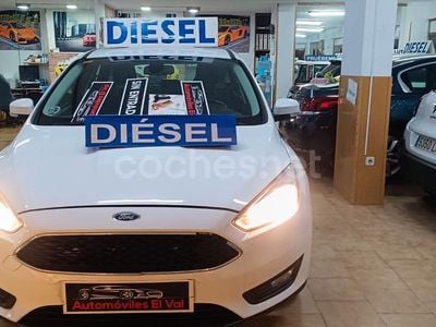 Usado Ford Focus Trend 95 CV (69 kW) 2015 Blanco Berlina