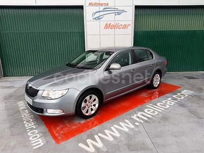 Gris / plata Usado 2009 Skoda Superb Elegance Berlina | 10.990 €