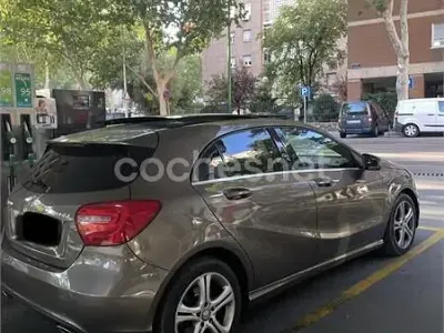 Usado Mercedes 200 75 CV (55 kW) 1993 Marrón Familiar