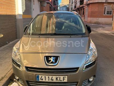 Usado Peugeot 5008 Active 115 CV (84 kW) 2013 Beige Monovolumen