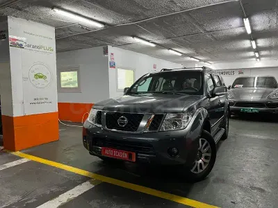 Usado Nissan Pathfinder Pack 231 CV (169 kW) 2011 Gris / plata SUV