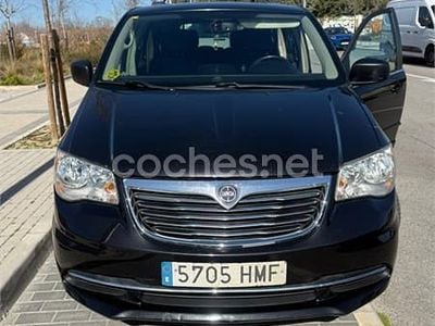 Usado Lancia Voyager Gold 163 CV (119 kW) 2012 Negro Monovolumen