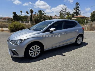 Usado Seat Ibiza Style Plus 80 CV (58 kW) 2018 Gris / plata Utilitario