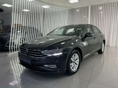Begagnad VW Passat Business 150 HK (110 kW) 2021 Grå Sedan