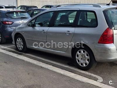 Usado Peugeot 307 110 CV (80 kW) 2006 Gris / plata Familiar