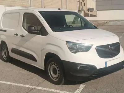 Usado Opel Combo S 99 CV (72 kW) 2022 Blanco Monovolumen