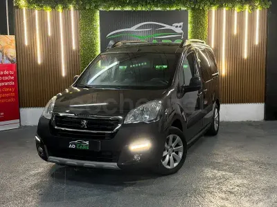 Usado Peugeot Partner Tepee Outdoor 120 CV (88 kW) 2016 Marrón Monovolumen