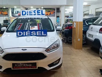 Usado Ford Focus Sport 120 CV (88 kW) 2015 Blanco Berlina