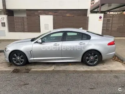 Usado Jaguar XF Luxury 200 CV (147 kW) 2015 Gris / plata Berlina