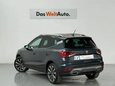 Usado Seat Arona FR 115 CV (84 kW) 2025 Gris SUV