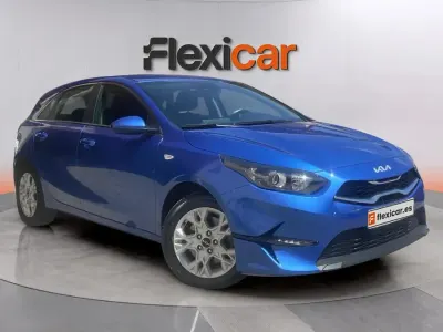 Usado Kia Ceed 136 CV (100 kW) 2023 Azul Utilitario