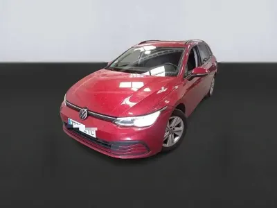 Usado VW Golf VIII Life 116 CV (85 kW) 2021 Rojo Familiar