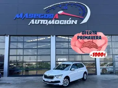 Usado Skoda Kamiq Ambition 110 CV (80 kW) 2021 Blanco SUV