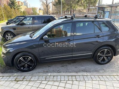 Usado VW Tiguan Life 130 CV (95 kW) 2022 Gris / plata SUV