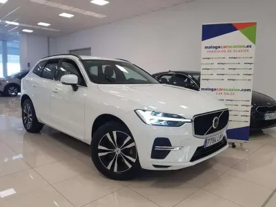 Usado Volvo XC60 Momentum 196 CV (144 kW) 2021 Blanco SUV
