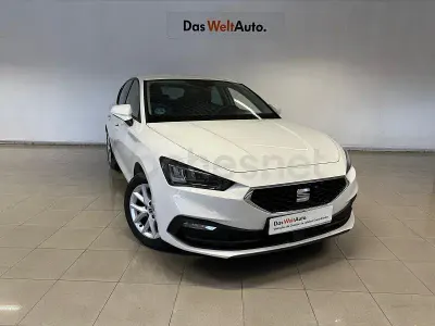 Używany Seat Leon Style 150 KM (110 kW) 2024 Biały Sedan/Limuzyna