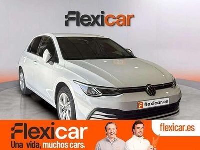 Begagnad VW Golf VIII Life 131 HK (96 kW) 2021 Vit Halvkombi