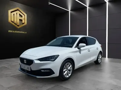 Usado Seat Leon Style 115 CV (84 kW) 2021 Blanco