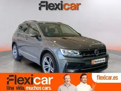Usado VW Tiguan Sportline 150 CV (110 kW) 2019 Gris / plata SUV