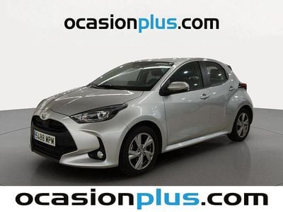 Usado Toyota Yaris Hybrid Active 116 CV (85 kW) 2024 Gris Utilitario