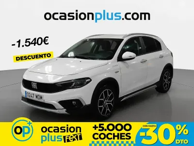 Begagnad Fiat Tipo Cross 130 HK (95 kW) 2023 Grön Sedan