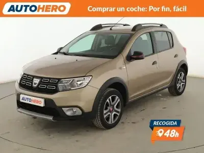 Usado Dacia Sandero 90 CV (66 kW) 2019 Gris Berlina