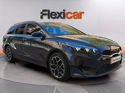 Usado Kia Ceed Style 100 CV (73 kW) 2025 Negro Utilitario