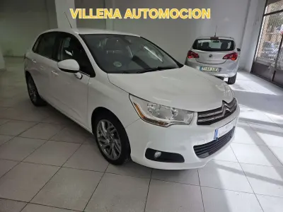 Begagnad Citroën C4 PureTech 131 HK (96 kW) 2015 Vit Halvkombi