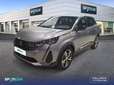 Usado Peugeot 3008 Allure 180 CV (132 kW) 2024 Gris / plata SUV