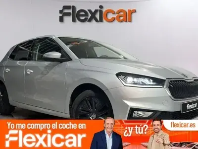 Usado Skoda Fabia Style 110 CV (80 kW) 2022 Gris Utilitario