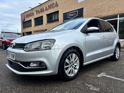 Usado VW Polo Sportline 90 CV (66 kW) 2017 Gris / plata Berlina