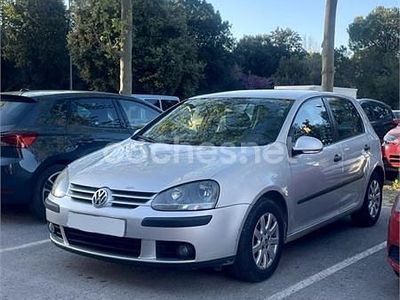 Usado VW Golf IV Highline 140 CV (102 kW) 2004 Gris / plata Berlina
