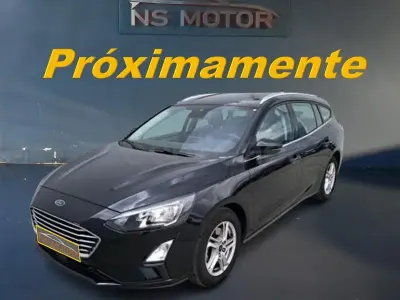 Usado Ford Focus Trend 120 CV (88 kW) 2022 Negro Familiar