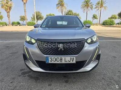 Usado Peugeot 2008 Allure 100 CV (73 kW) 2020 Gris / plata SUV