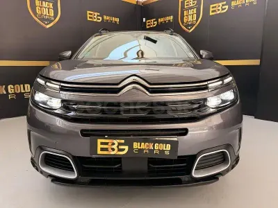 Usado Citroën C5 Aircross Shine 131 CV (96 kW) 2021 Gris / plata SUV