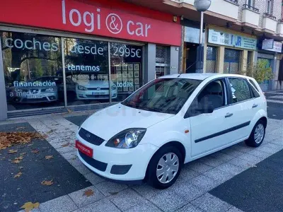 Usado Ford Fiesta 68 CV (50 kW) 2007 Blanco Utilitario