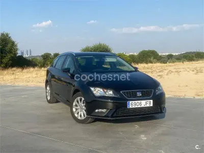 Usado Seat Leon ST Style 105 CV (77 kW) 2015 Negro Familiar