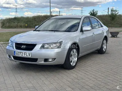 Usado Hyundai Sonata Comfort 140 CV (102 kW) 2007 Gris / plata Berlina