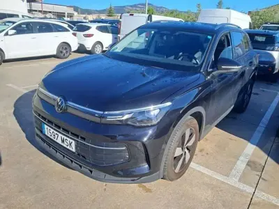 Usado VW Tiguan Life 150 CV (110 kW) 2024 Negro SUV