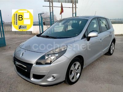 Usado Renault Scénic III Dynamique 110 CV (80 kW) 2011 Gris / plata Monovolumen