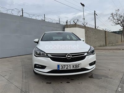 Usado Opel Astra Dynamic 110 CV (80 kW) 2018 Blanco Berlina