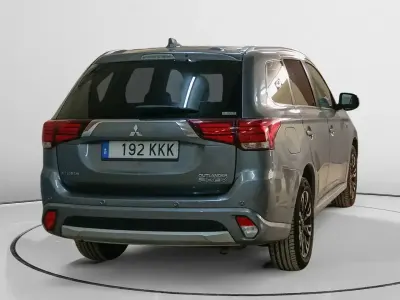 Usado Mitsubishi Outlander P-HEV 203 CV (149 kW) 2018 Gris SUV