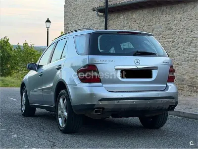 Usado Mercedes ML320 224 CV (164 kW) 2008 Gris / plata SUV