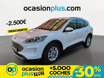 Usado Ford Kuga Titanium 120 CV (88 kW) 2022 Blanco SUV