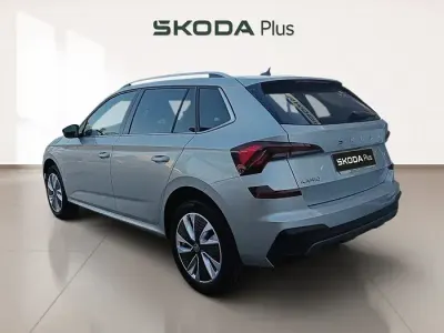 Usado Skoda Kamiq 150 CV (110 kW) 2025 Gris plata SUV