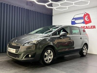 Usado Peugeot 5008 Access 115 CV (84 kW) 2014 Gris / plata Monovolumen