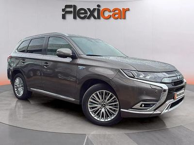 Usado Mitsubishi Outlander P-HEV 224 CV (164 kW) 2019 Marrón SUV