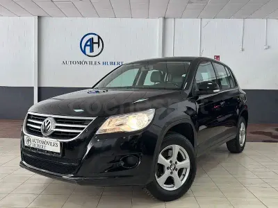 Begagnad VW Tiguan 170 HK (125 kW) 2009 Svart SUV