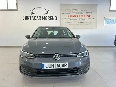 Begagnad VW Golf VIII Life 150 HK (110 kW) 2022 Grå