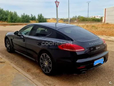Käytetty Porsche Panamera 300 HP (220 kW) 2015 Musta Sedan